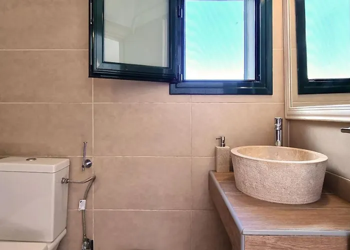 Pahivouni & Lägenhet *