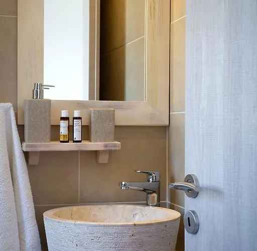 Pahivouni & Lägenhet Donoussa